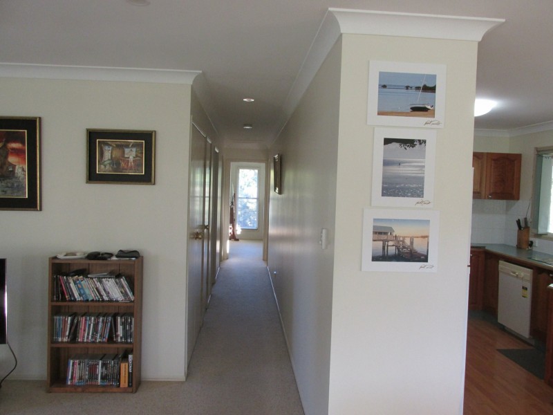 18 Eastbourne Terrace, Macleay Island QLD 4184