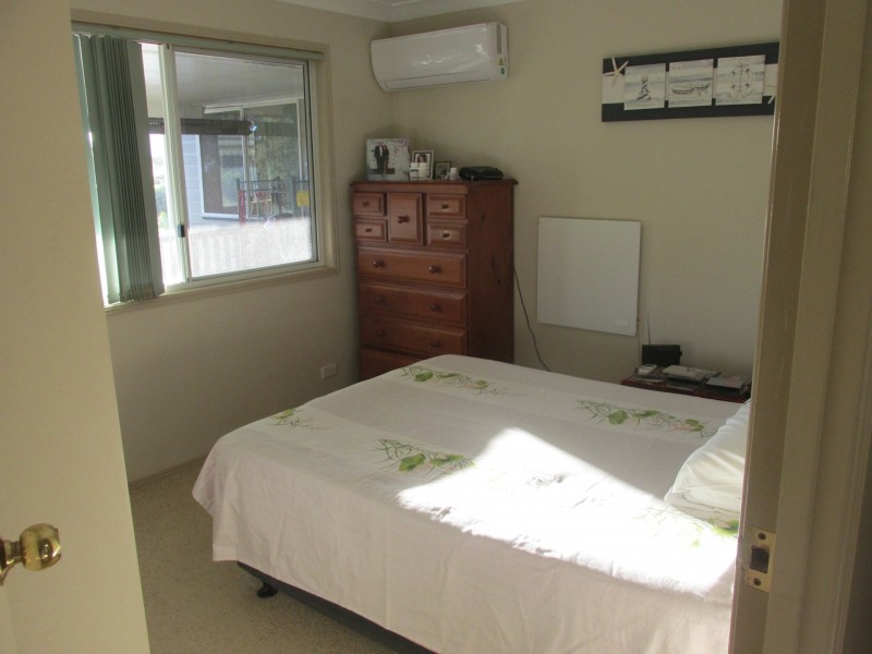 18 Eastbourne Terrace, Macleay Island QLD 4184