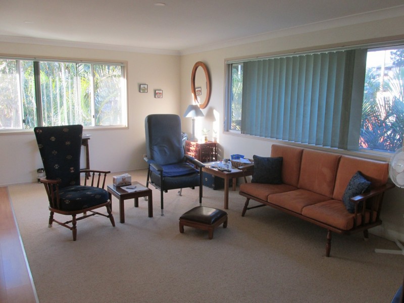 18 Eastbourne Terrace, Macleay Island QLD 4184