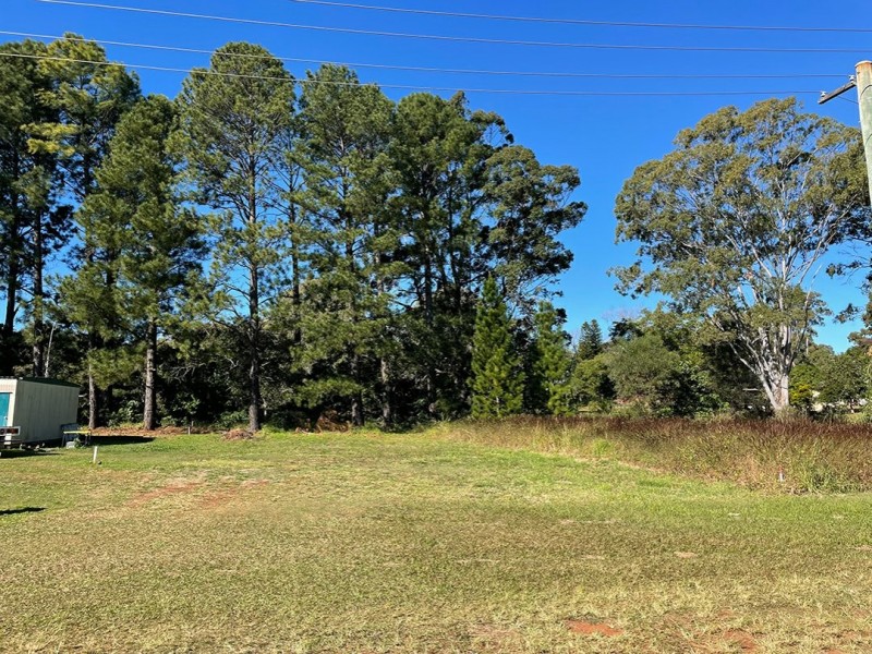 8 Jordan St, Macleay Island QLD 4184