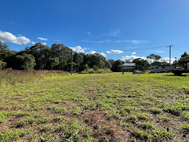 8 Jordan St, Macleay Island QLD 4184