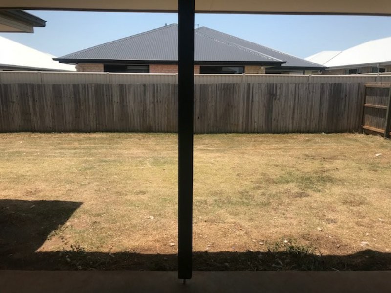 18 Maree Place, Redland Bay QLD 4165