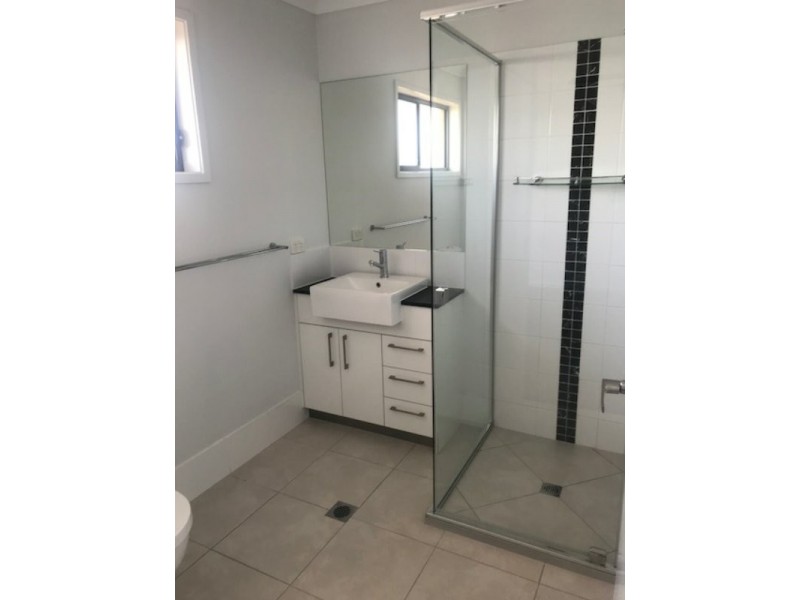 18 Maree Place, Redland Bay QLD 4165