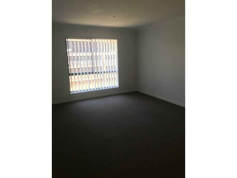 18 Maree Place, Redland Bay QLD 4165