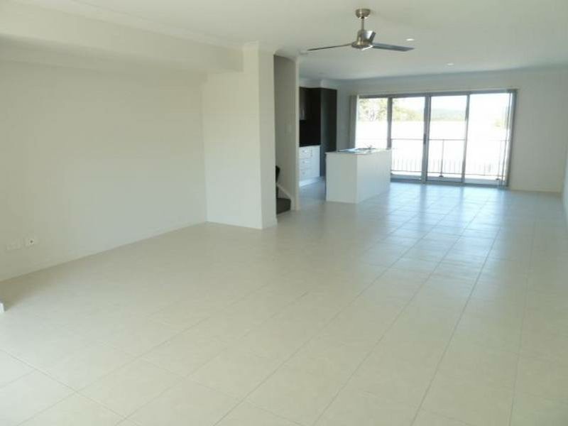 11/4 Rhiana Street, Pimpama QLD 4209