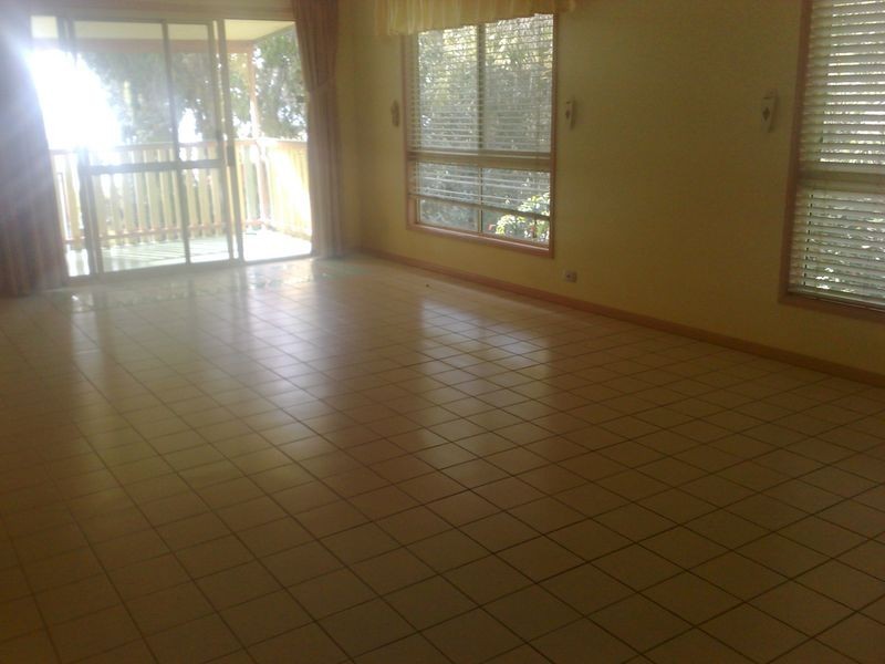 38 Blue Bay Cres, Macleay Island QLD 4184