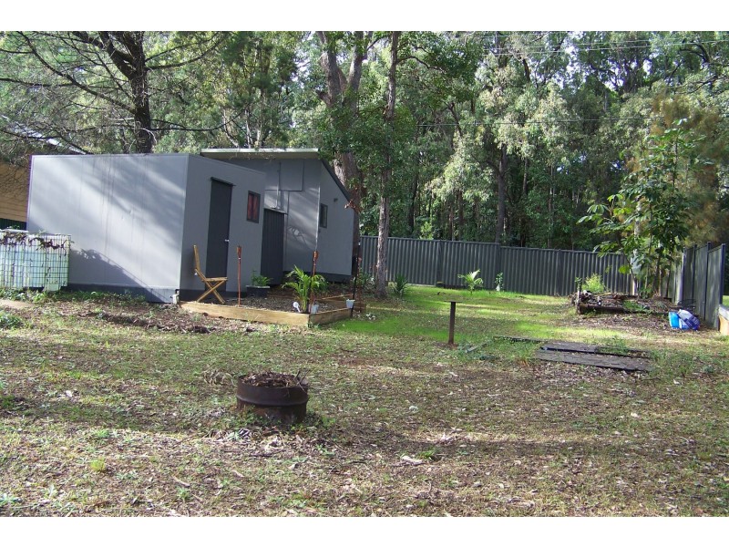 110 LUCAS DR, Lamb Island QLD 4184