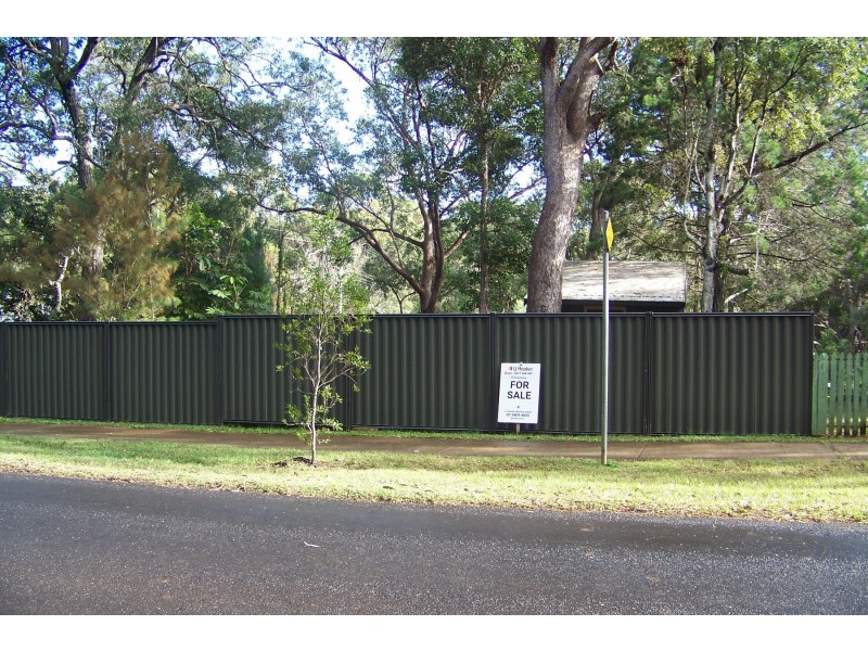 110 LUCAS DR, Lamb Island QLD 4184