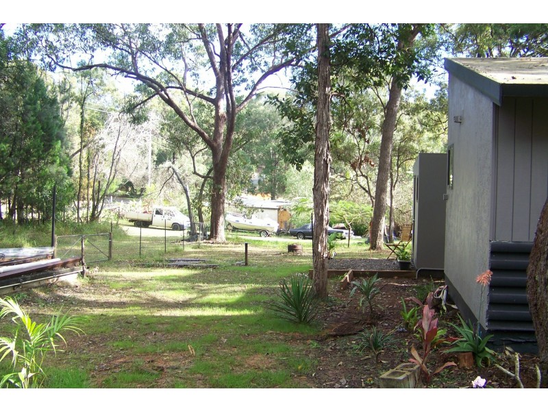 110 LUCAS DR, Lamb Island QLD 4184