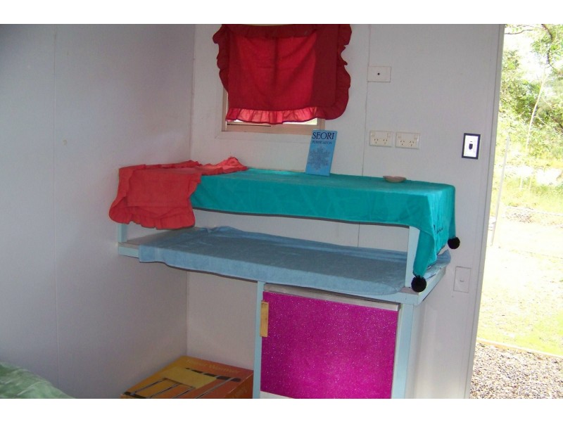 110 LUCAS DR, Lamb Island QLD 4184