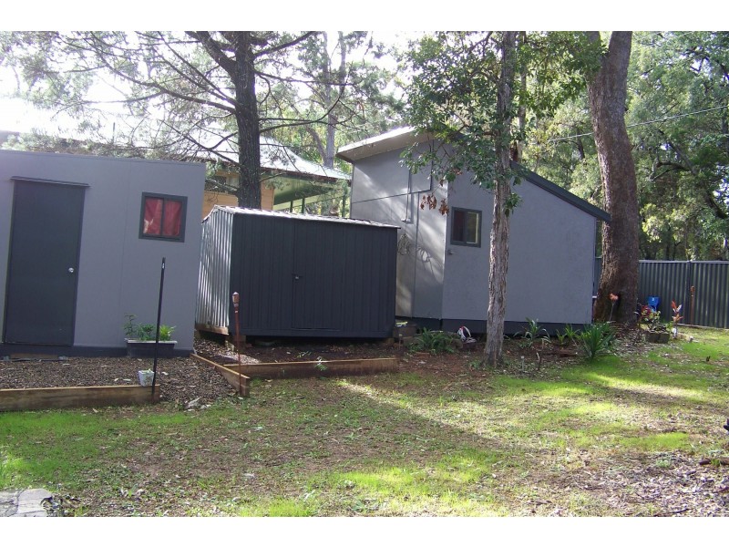 110 LUCAS DR, Lamb Island QLD 4184