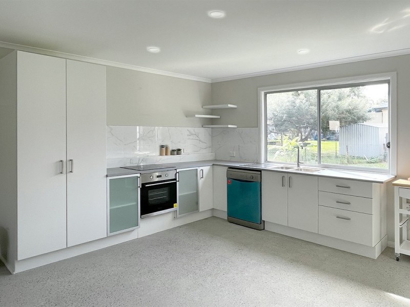 10 Alexander Street, Macleay Island QLD 4184