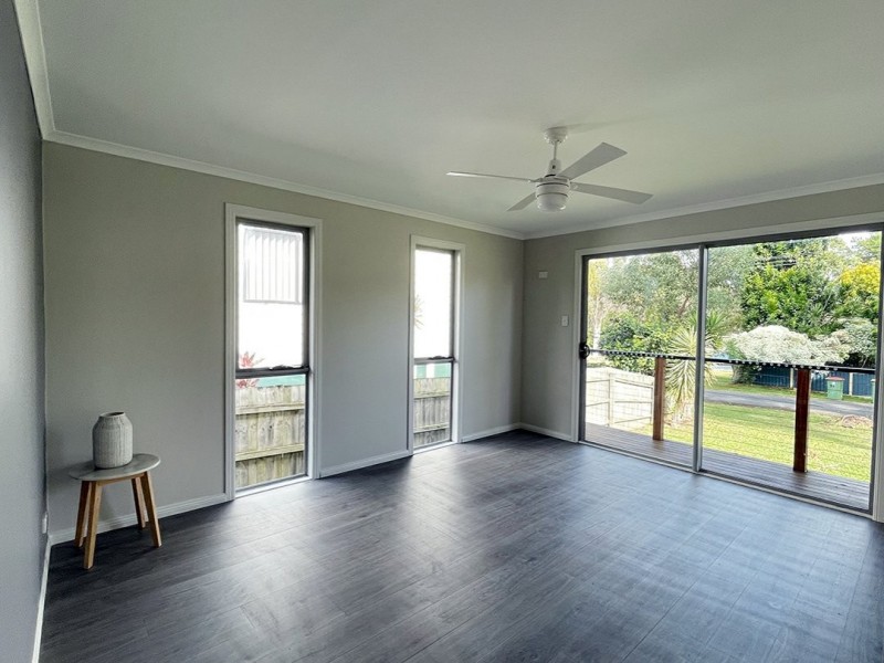 10 Alexander Street, Macleay Island QLD 4184