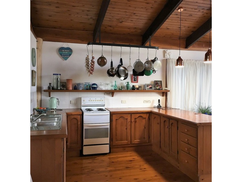 68 Treasure Island Avenue, Karragarra Island QLD 4184