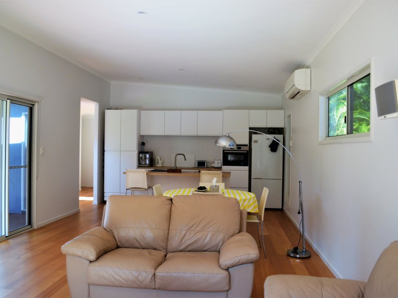 51 Noyes Parade, Karragarra Island QLD 4184