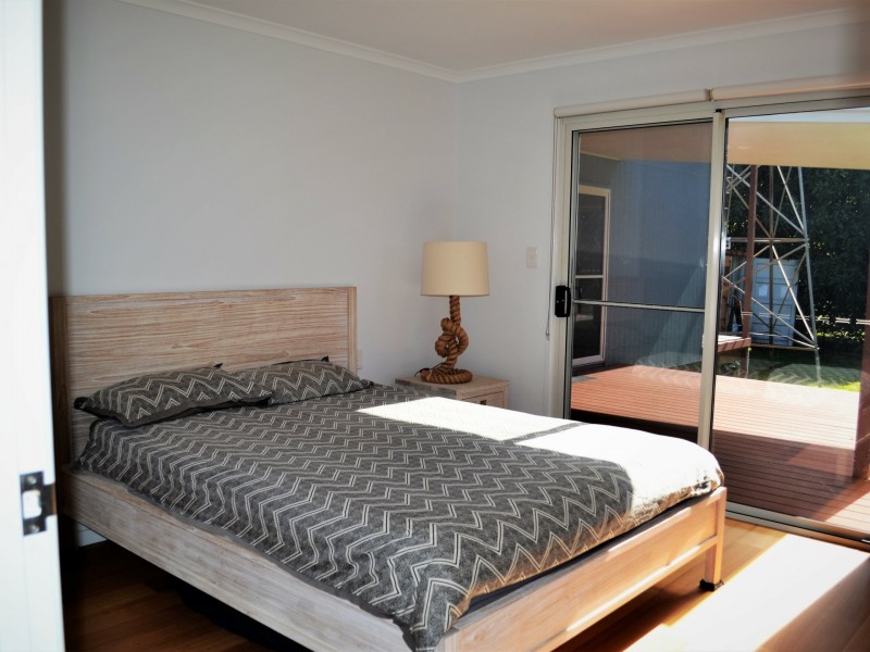 51 Noyes Parade, Karragarra Island QLD 4184