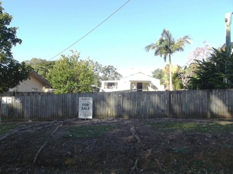 62 High Central Road, Macleay Island QLD 4184