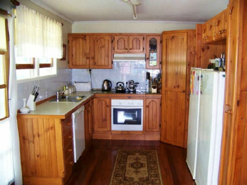 18 LEONIE CRES, Lamb Island QLD 4184