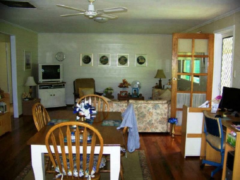 18 LEONIE CRES, Lamb Island QLD 4184