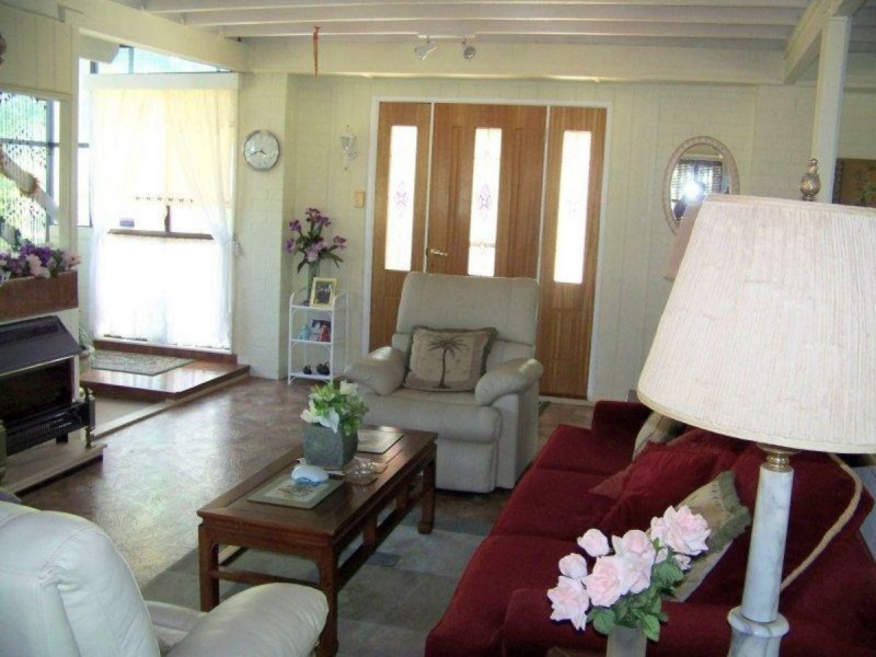 18 LEONIE CRES, Lamb Island QLD 4184