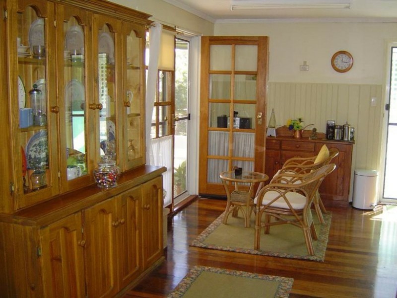 18 LEONIE CRES, Lamb Island QLD 4184