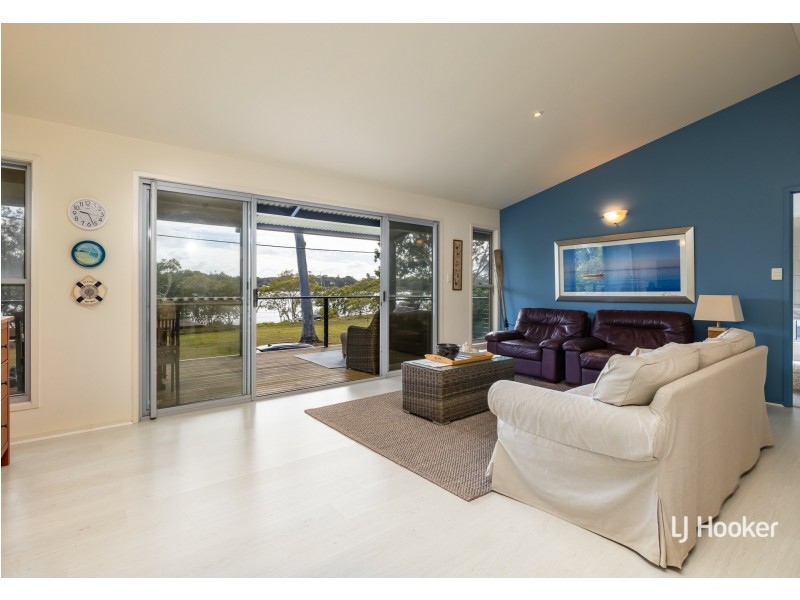 82 The Esplanade, Karragarra Island QLD 4184