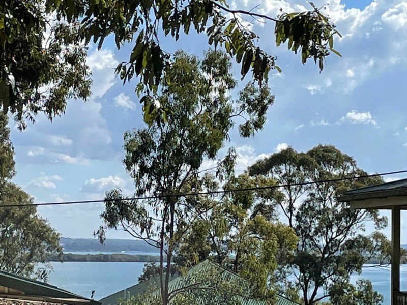 13 High Central Road, Macleay Island QLD 4184