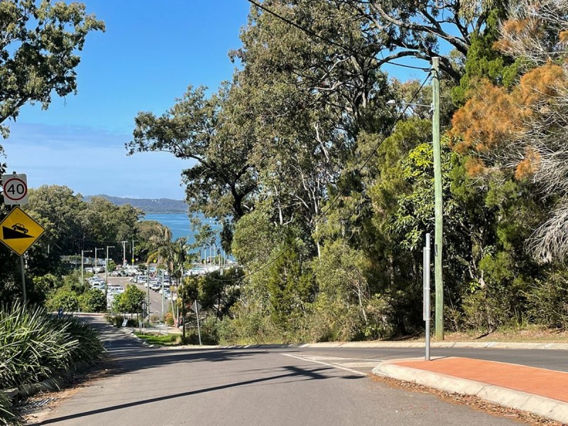 13 High Central Road, Macleay Island QLD 4184