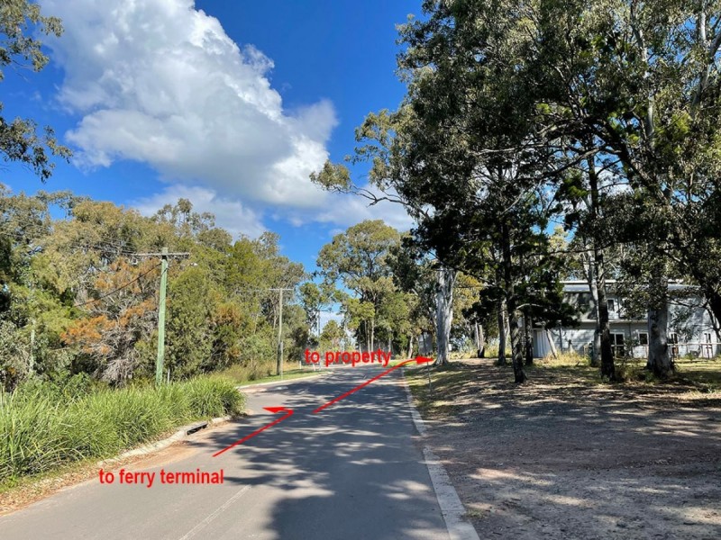 13 High Central Road, Macleay Island QLD 4184