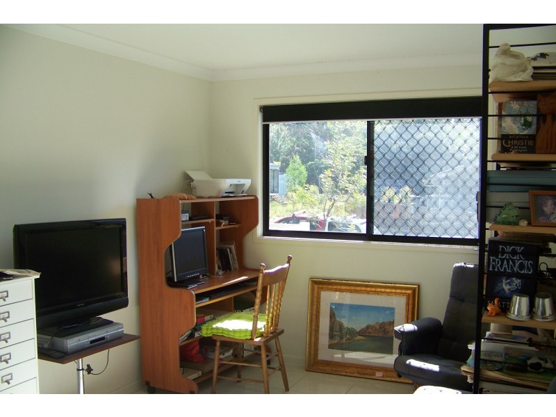 9 PAULA pde, Lamb Island QLD 4184