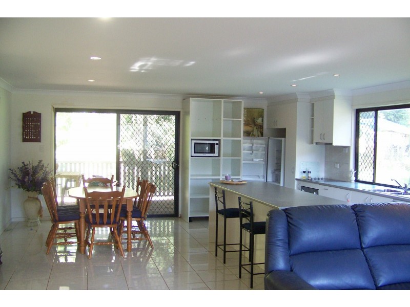 9 PAULA pde, Lamb Island QLD 4184