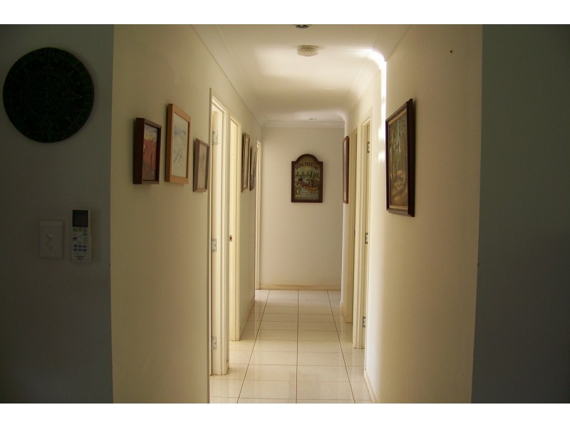 9 PAULA pde, Lamb Island QLD 4184