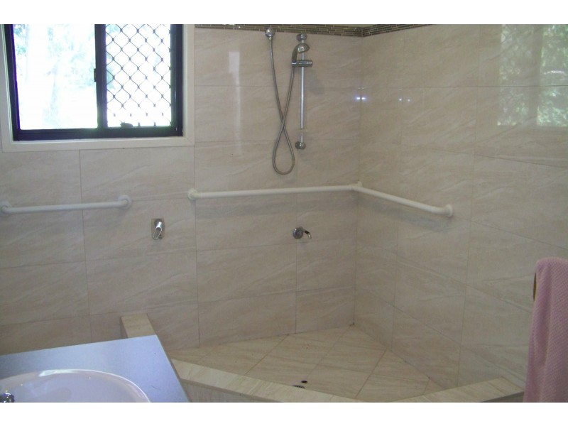 9 PAULA pde, Lamb Island QLD 4184