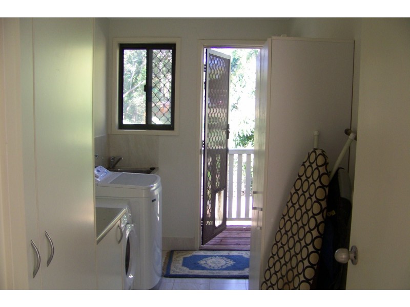 9 PAULA pde, Lamb Island QLD 4184