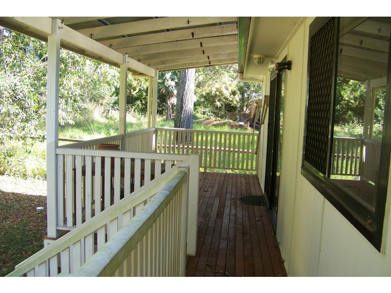 9 PAULA pde, Lamb Island QLD 4184