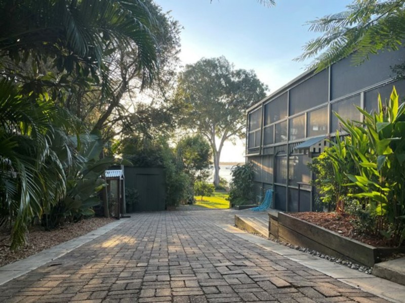 23 Coondooroopa Drive, Macleay Island QLD 4184