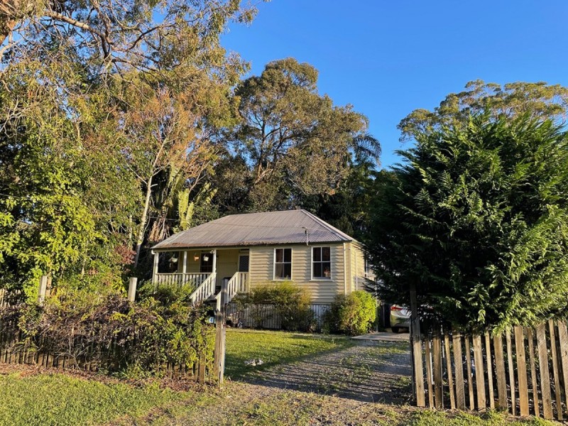 14 Allambie Street, Macleay Island QLD 4184