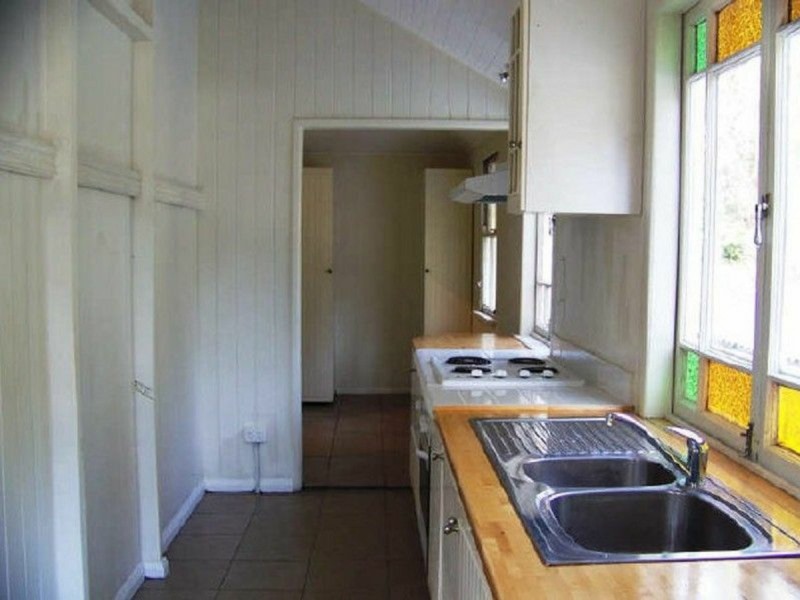 14 Allambie Street, Macleay Island QLD 4184