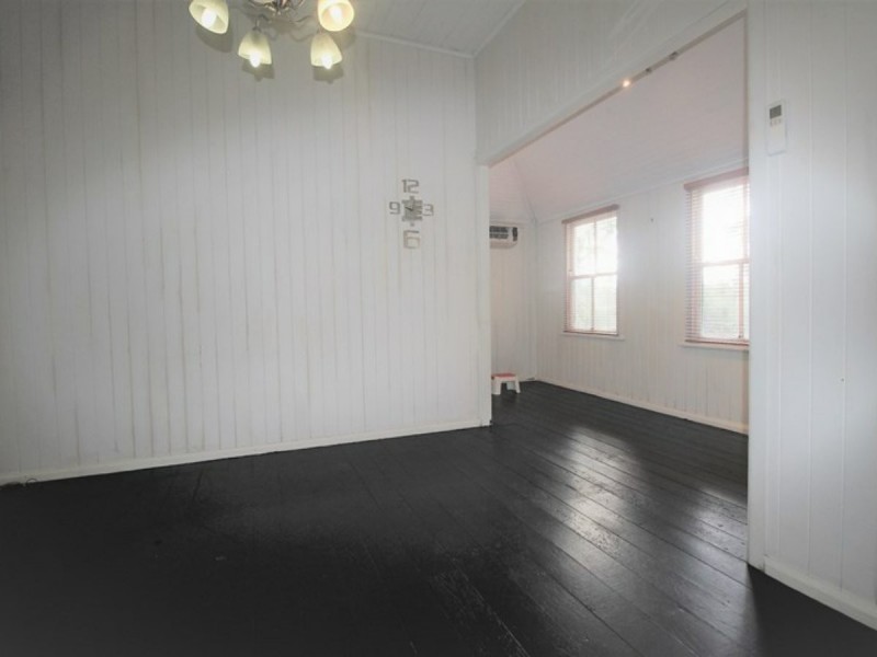 14 Allambie Street, Macleay Island QLD 4184