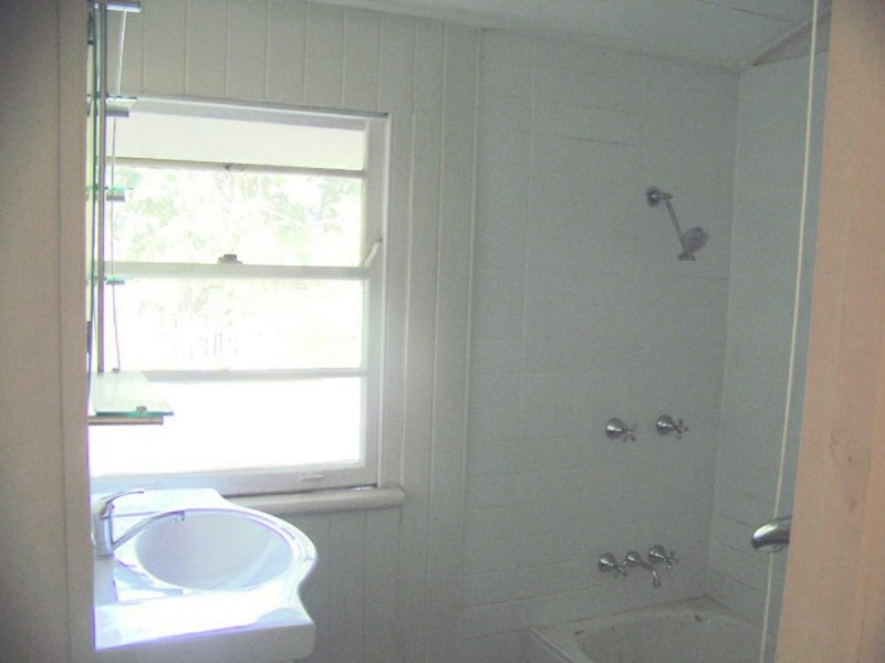 14 Allambie Street, Macleay Island QLD 4184