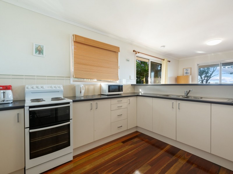 5 Golden Sands Boulevarde, Macleay Island QLD 4184