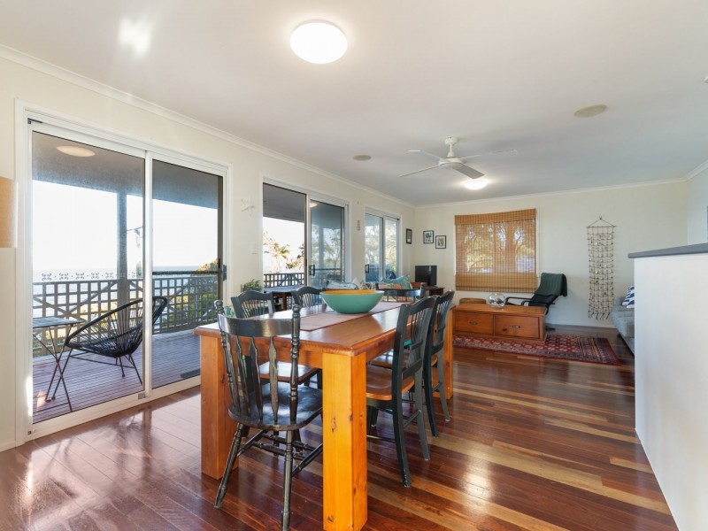 5 Golden Sands Boulevarde, Macleay Island QLD 4184