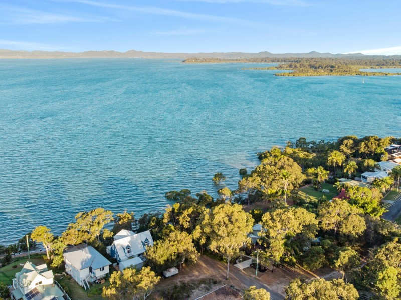 5 Golden Sands Boulevarde, Macleay Island QLD 4184