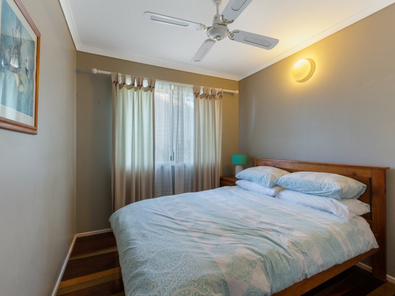 5 Golden Sands Boulevarde, Macleay Island QLD 4184