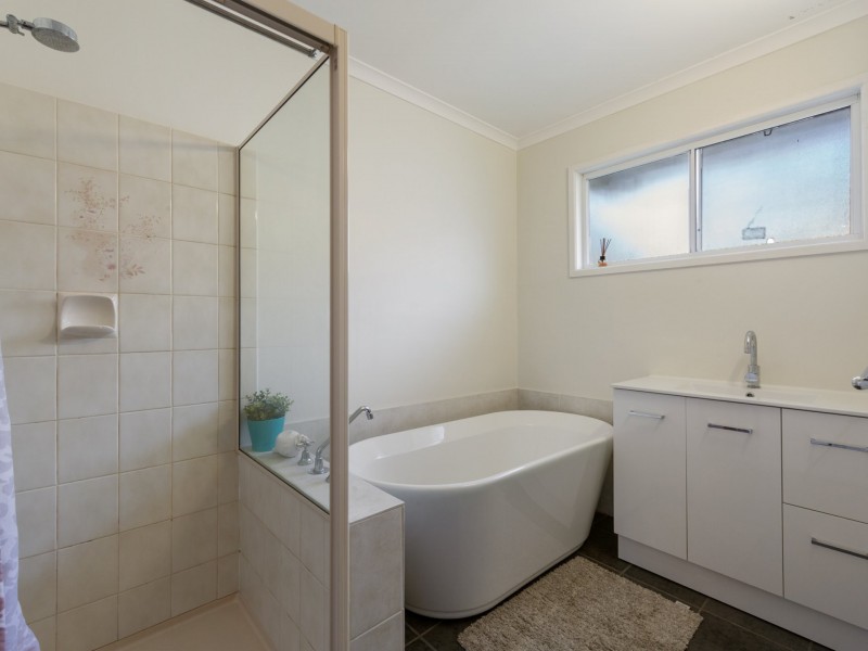 5 Golden Sands Boulevarde, Macleay Island QLD 4184