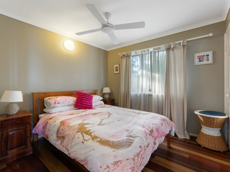 5 Golden Sands Boulevarde, Macleay Island QLD 4184