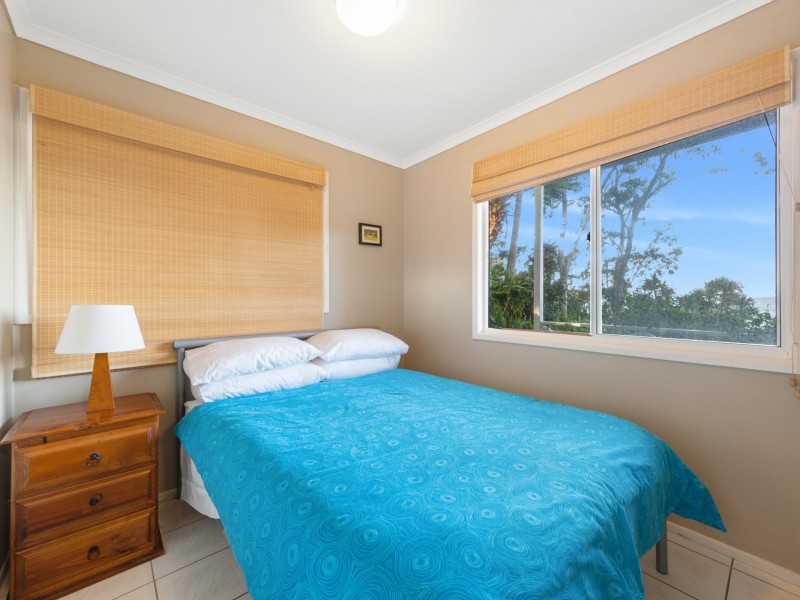 5 Golden Sands Boulevarde, Macleay Island QLD 4184