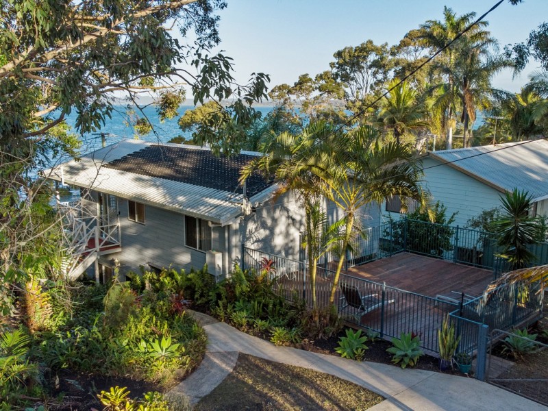 5 Golden Sands Boulevarde, Macleay Island QLD 4184