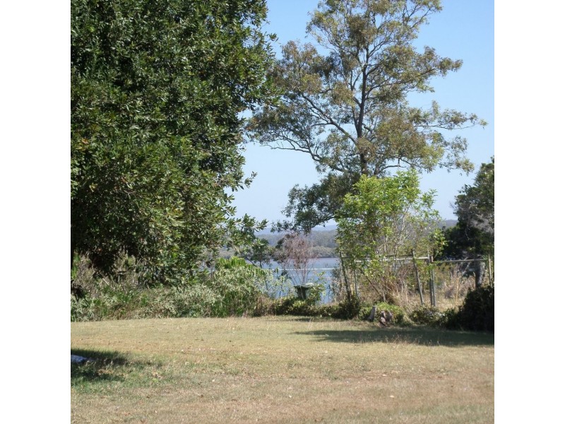 35 LEONIE CRES, Lamb Island QLD 4184