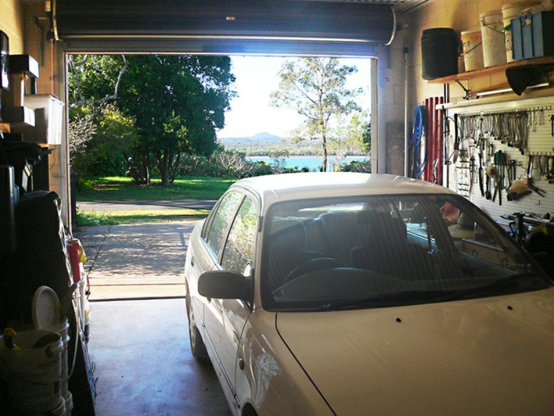 35 LEONIE CRES, Lamb Island QLD 4184